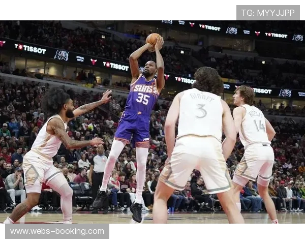 太阳力克老鹰取三连胜，布克27分杜兰特关键罚球创纪录